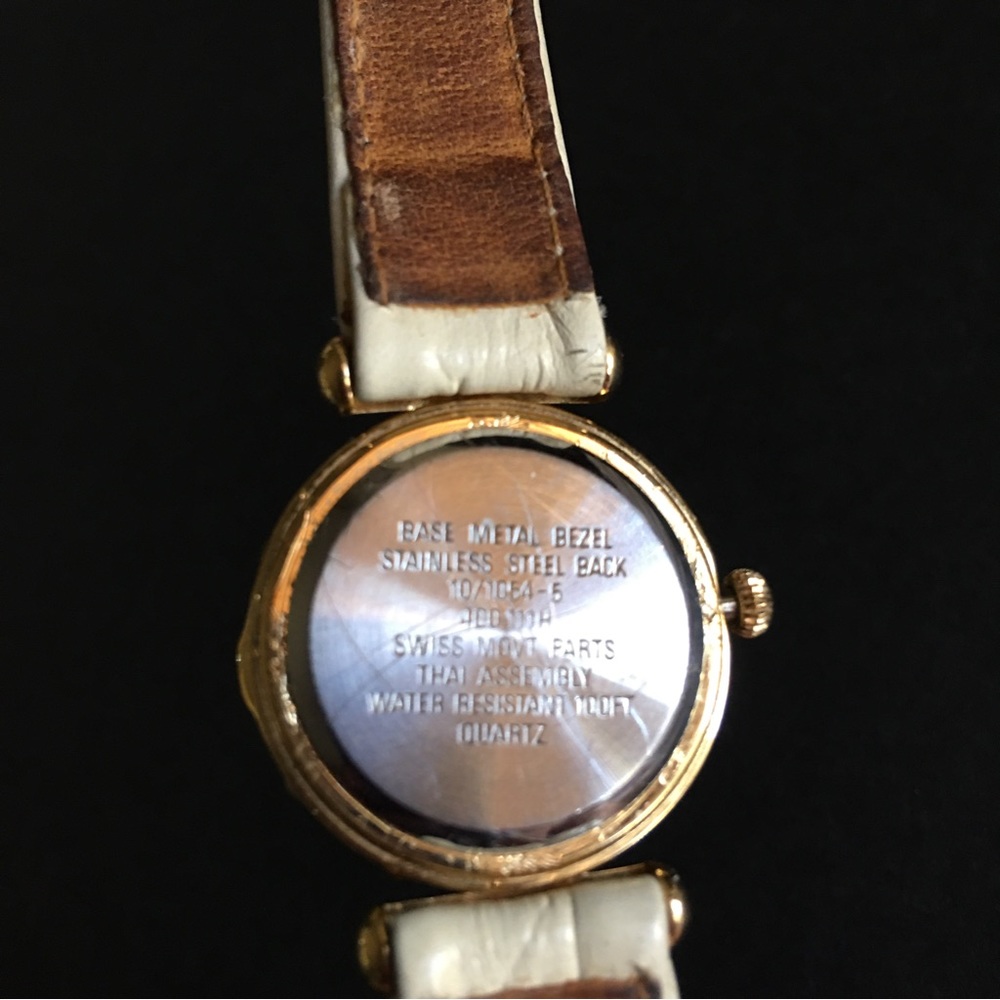 Anne Klein - Picture 6 of 6